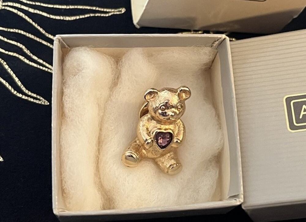 VTG 80s Avon Gold Tone Teddy Bear Pin Lapel Hat Personalized July Simulated Ruby